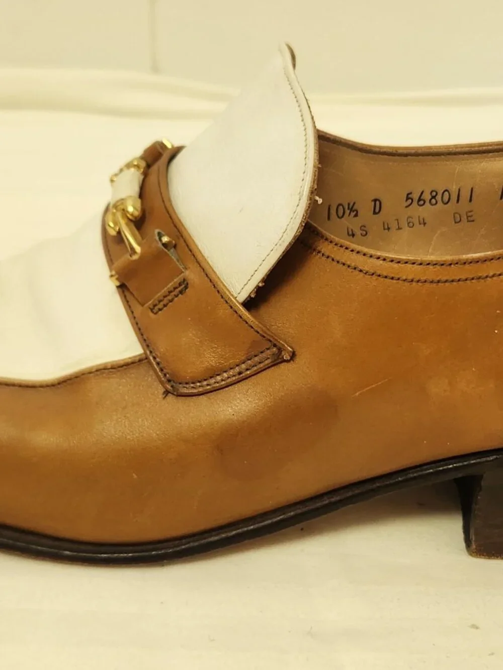 men's 1970s shoes 10.5 Florsheim Imperials two tone loafers